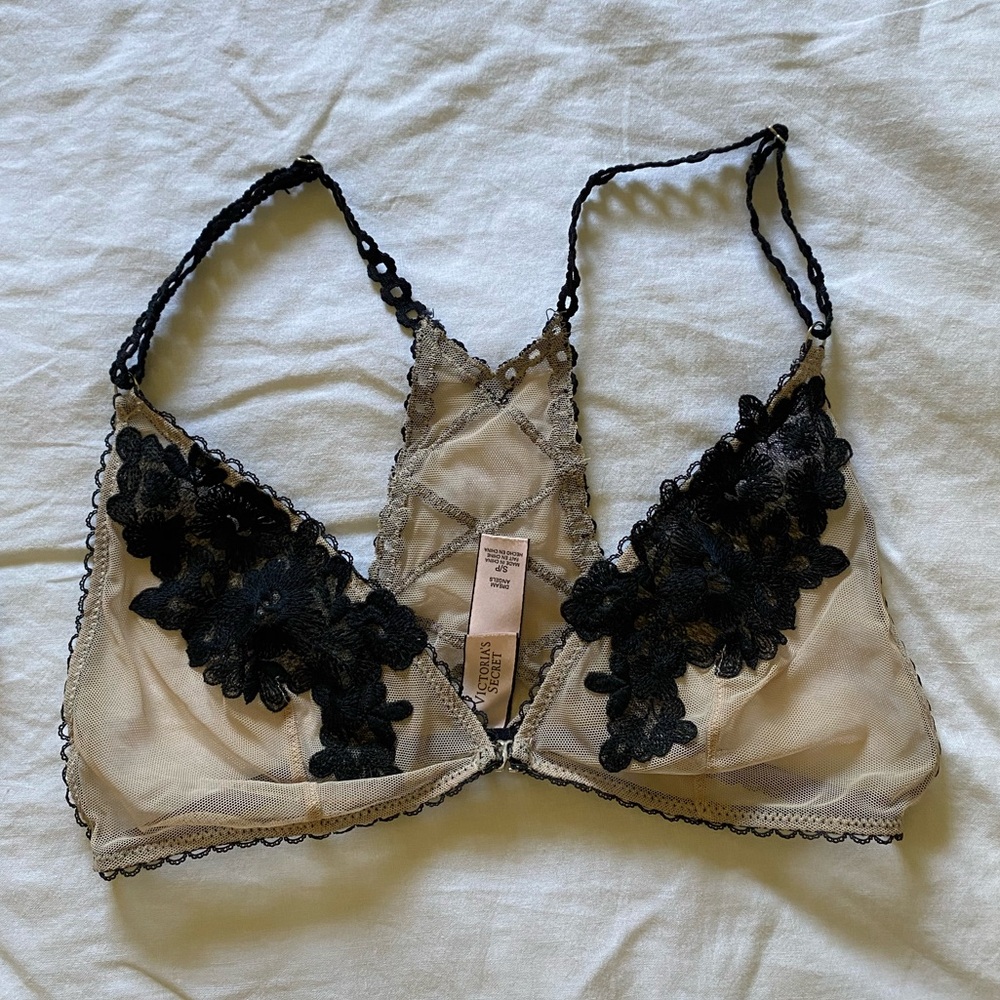 Victoria’s Secret Dream Angels Floral Appliqué Bralette